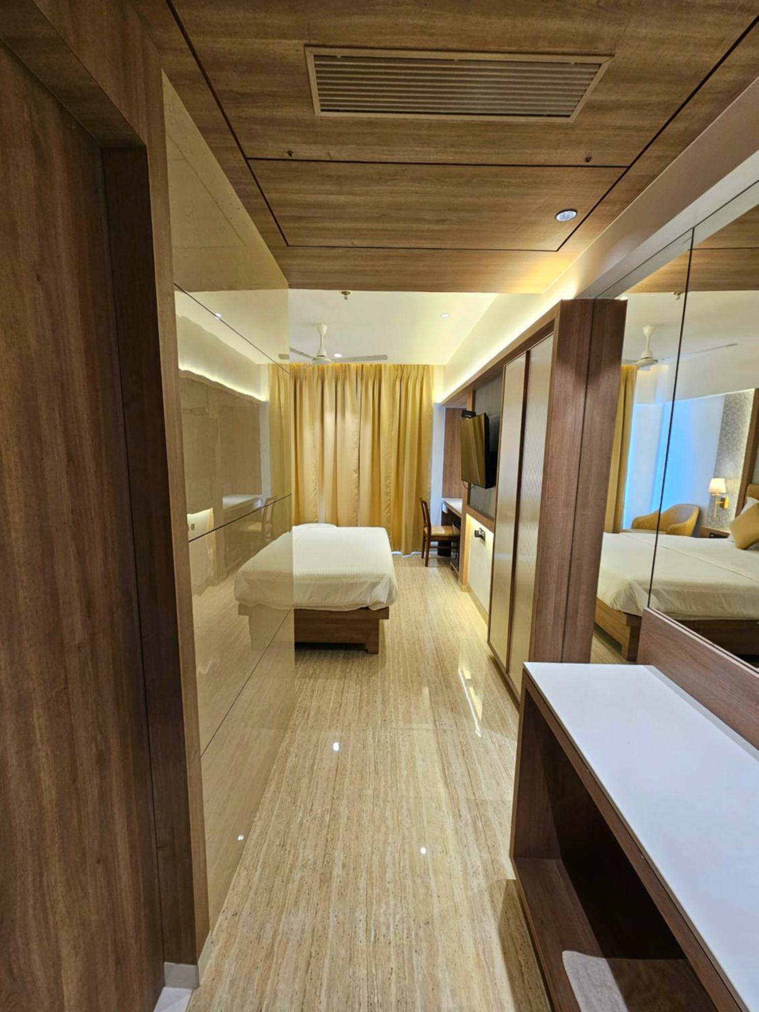 Hotel Golden Nest Thane Extérieur photo