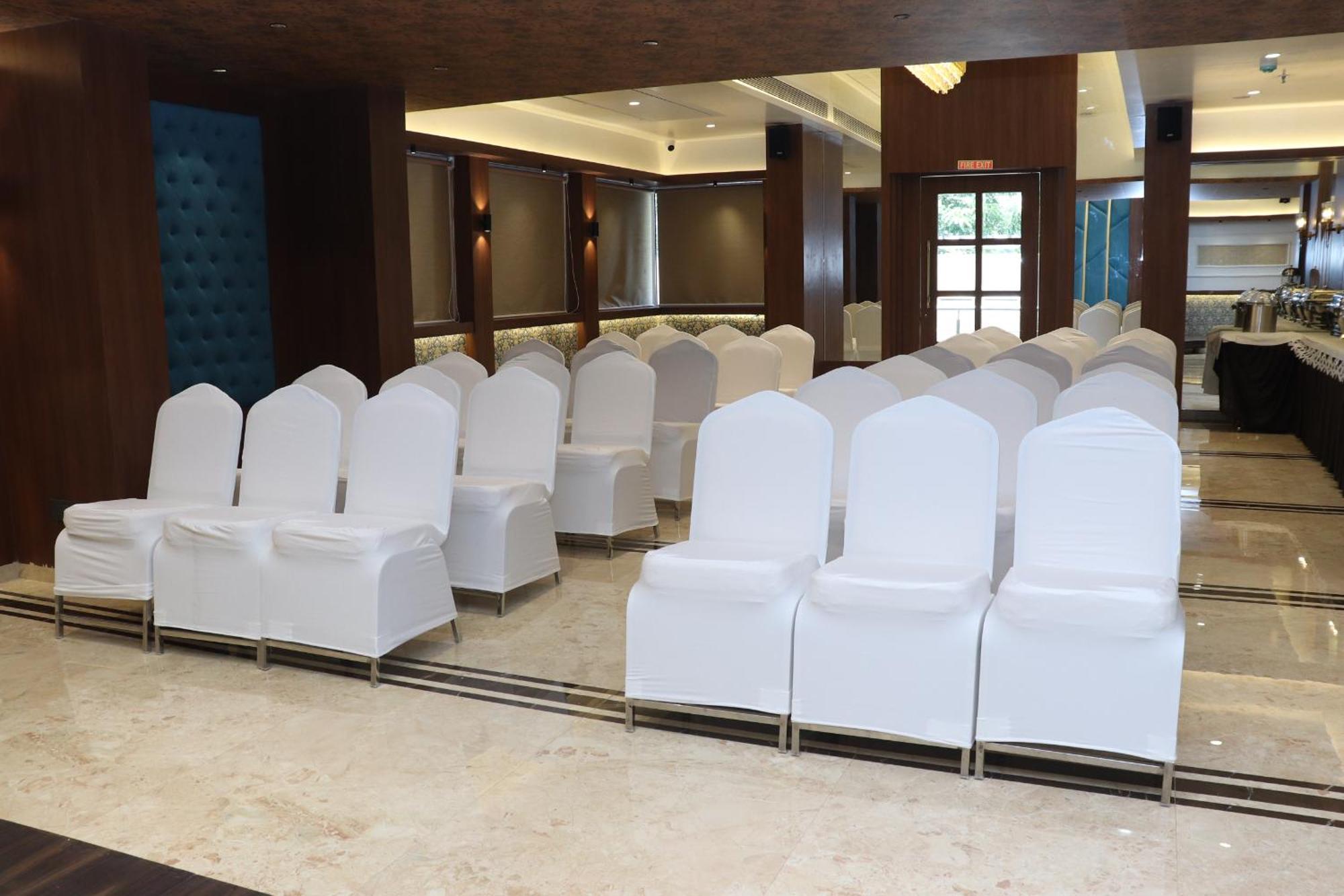 Hotel Golden Nest Thane Extérieur photo