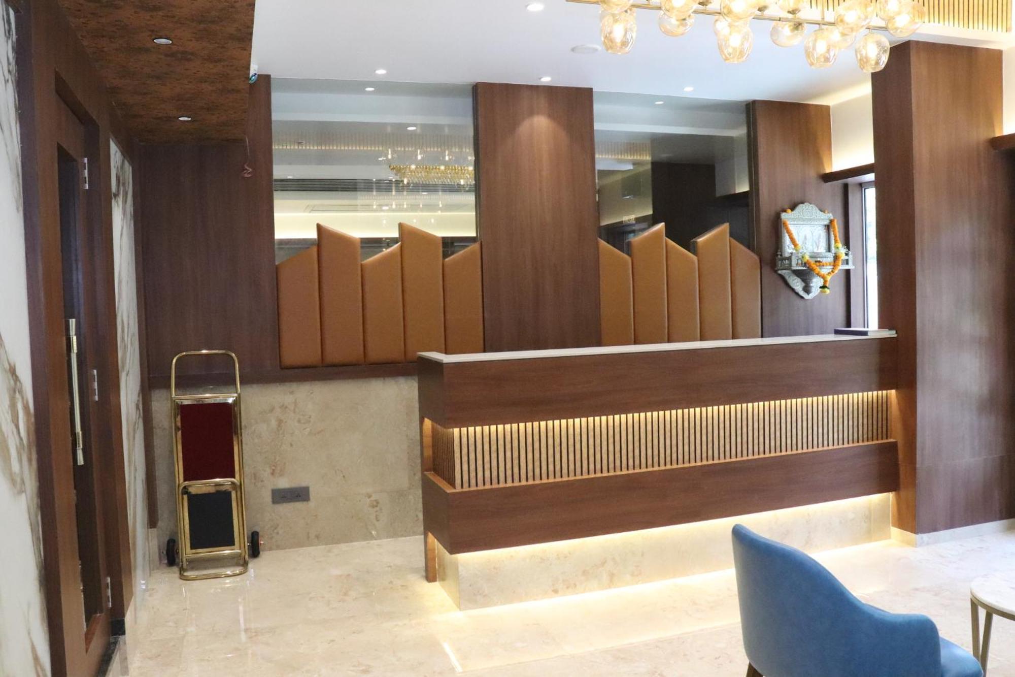 Hotel Golden Nest Thane Extérieur photo