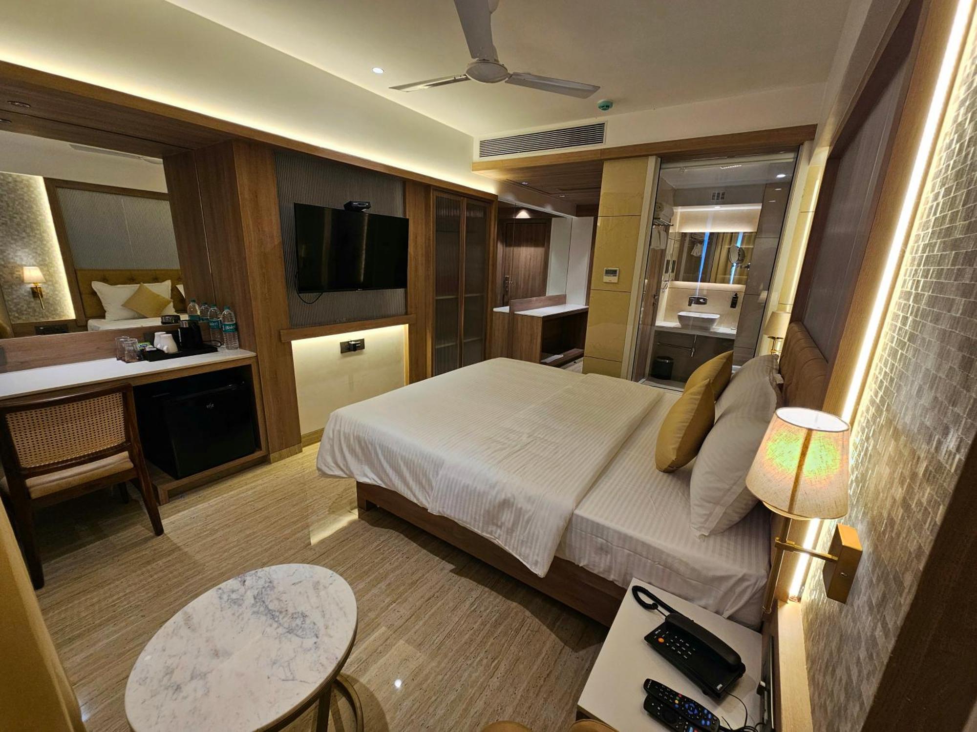 Hotel Golden Nest Thane Extérieur photo
