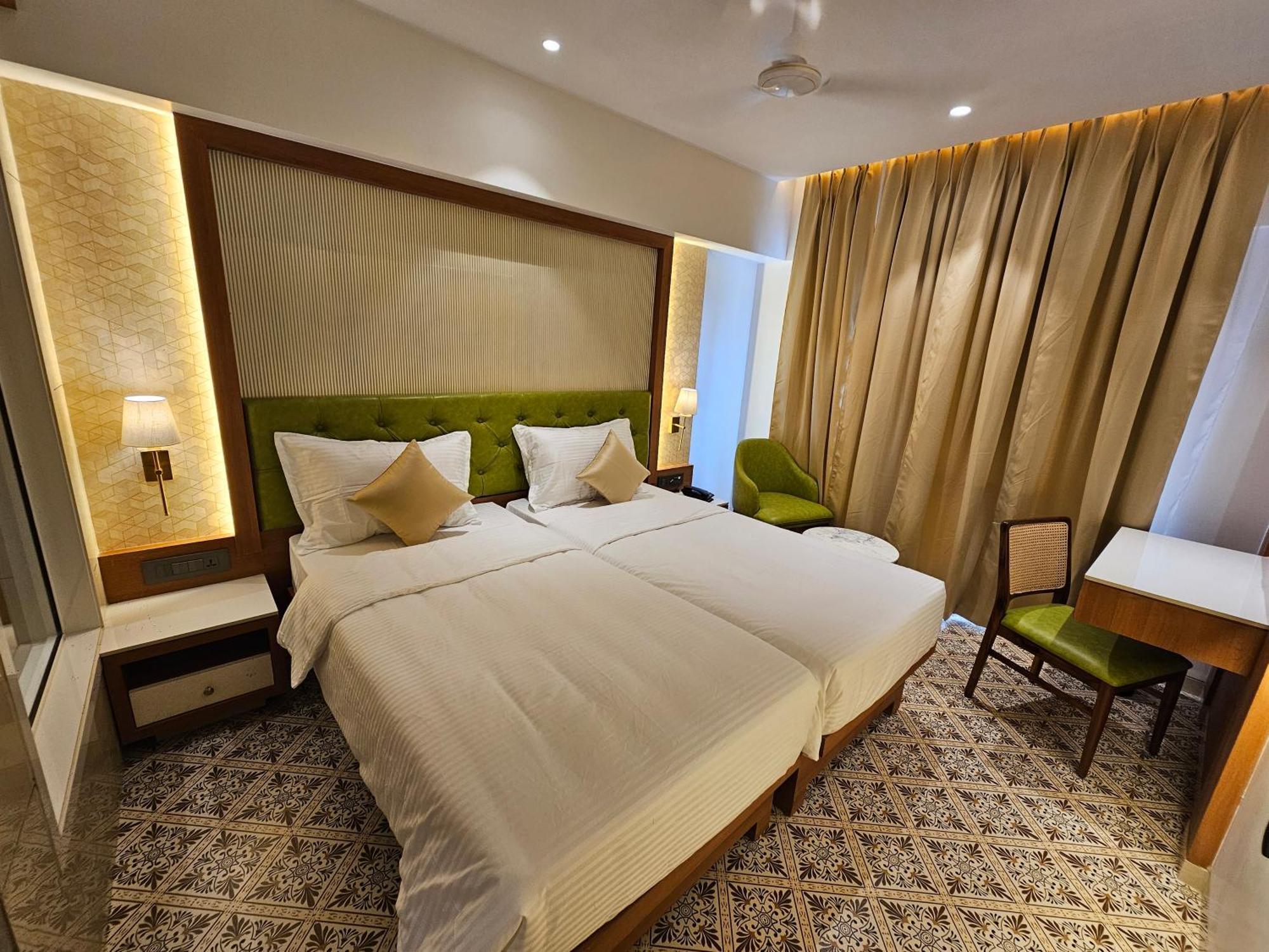 Hotel Golden Nest Thane Extérieur photo