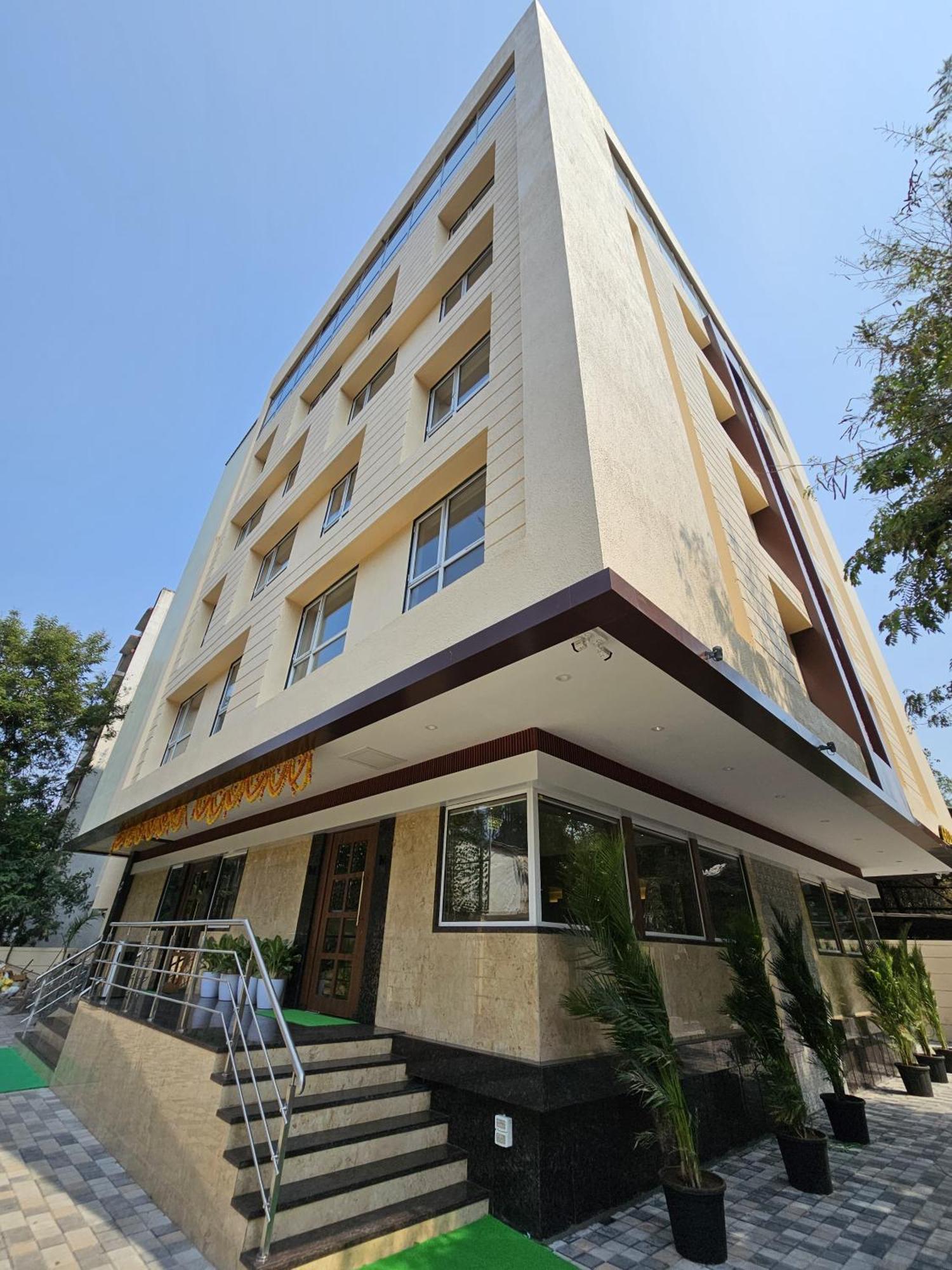 Hotel Golden Nest Thane Extérieur photo