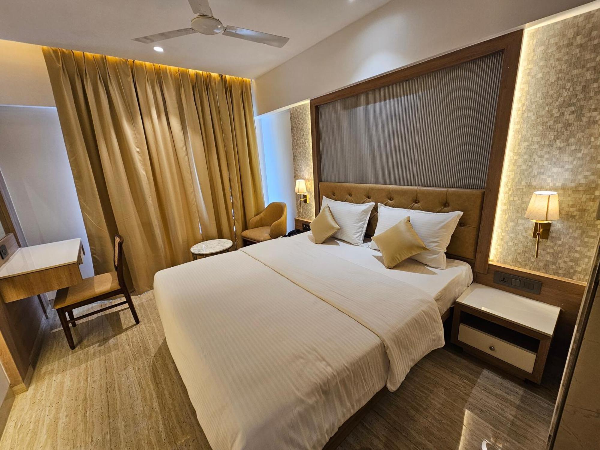 Hotel Golden Nest Thane Extérieur photo