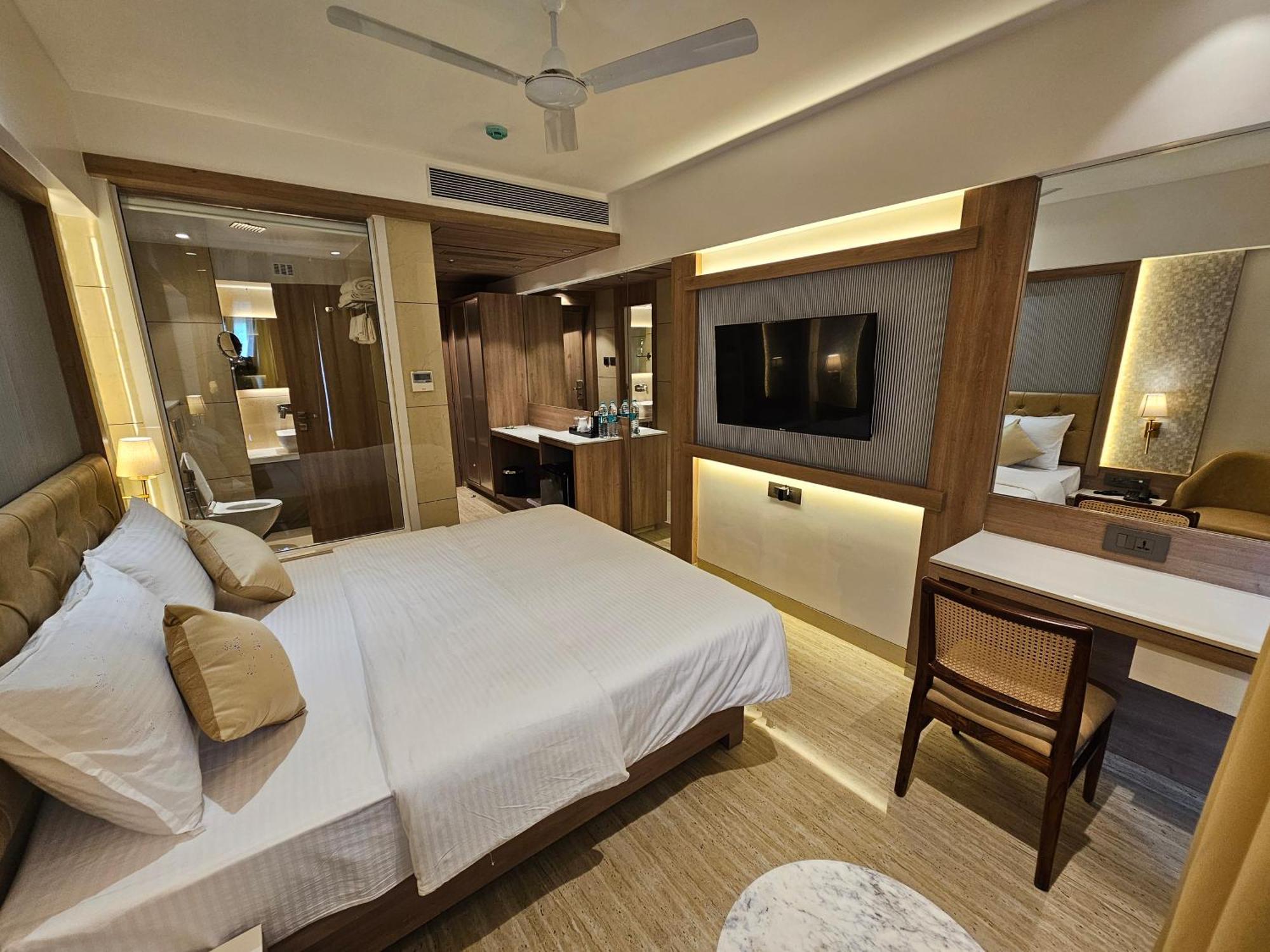 Hotel Golden Nest Thane Extérieur photo